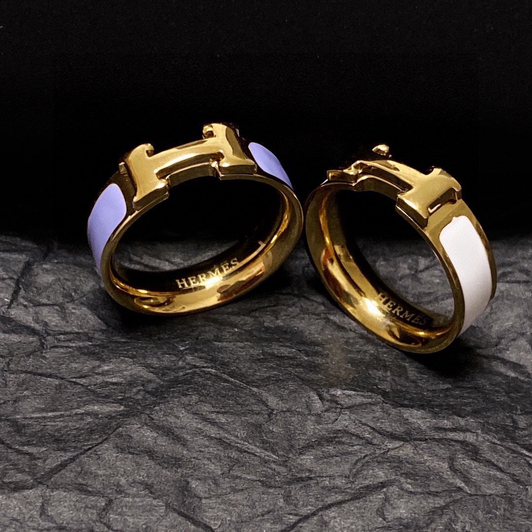 18K Vintage Clic Hermès Ring