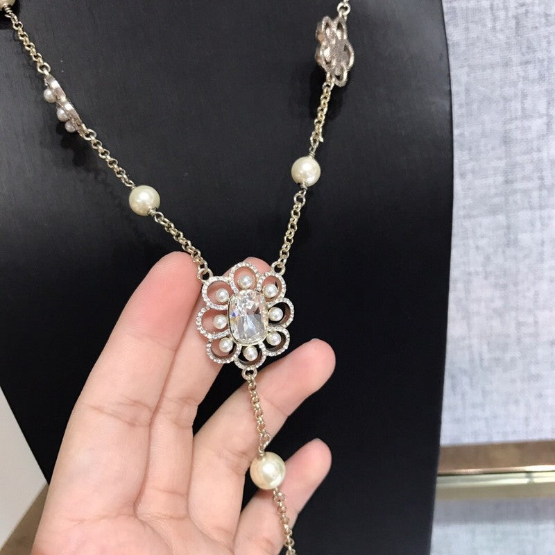 18K Chanel Flowers Pearl Long Necklace