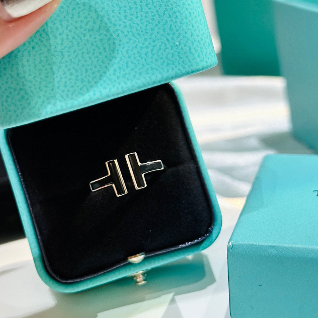 18K Tiffany & Co. Black Onyx Wire Ring