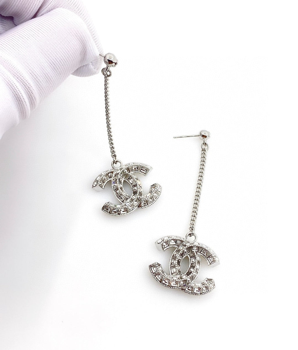 18K Chanel Long Crystals Earrings