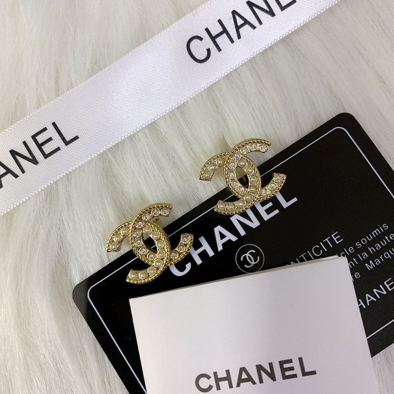 18K Chanel Pearls Earrings