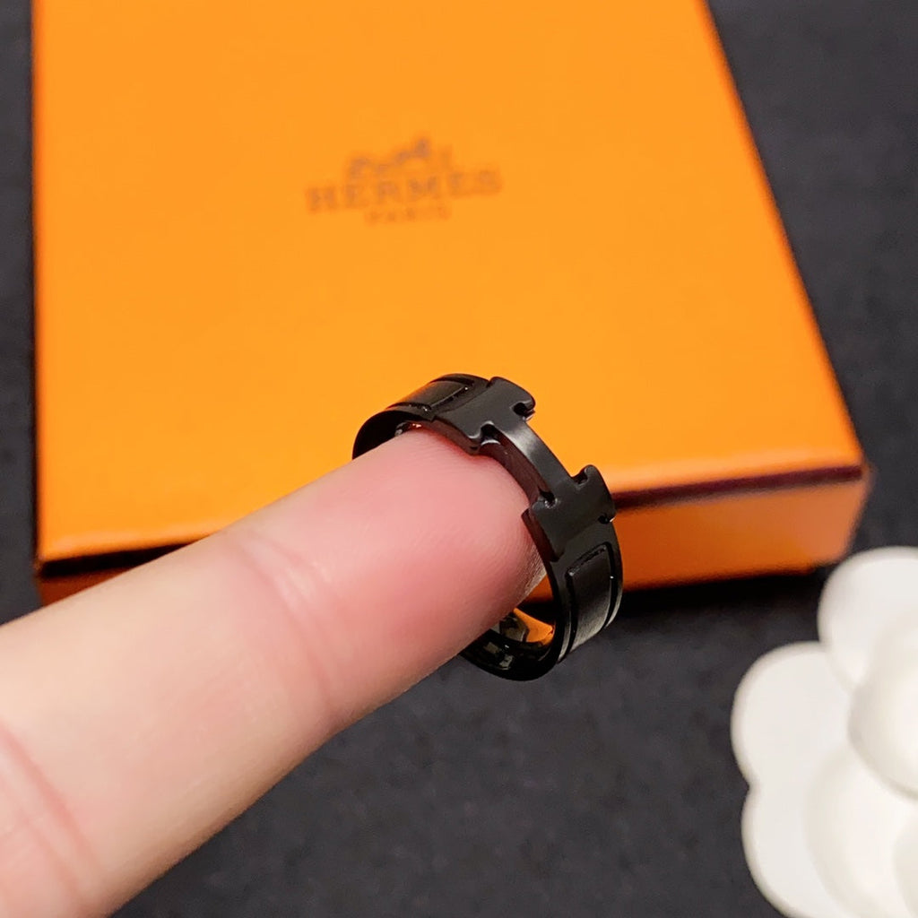 Hermès Clic HH So Black Ring