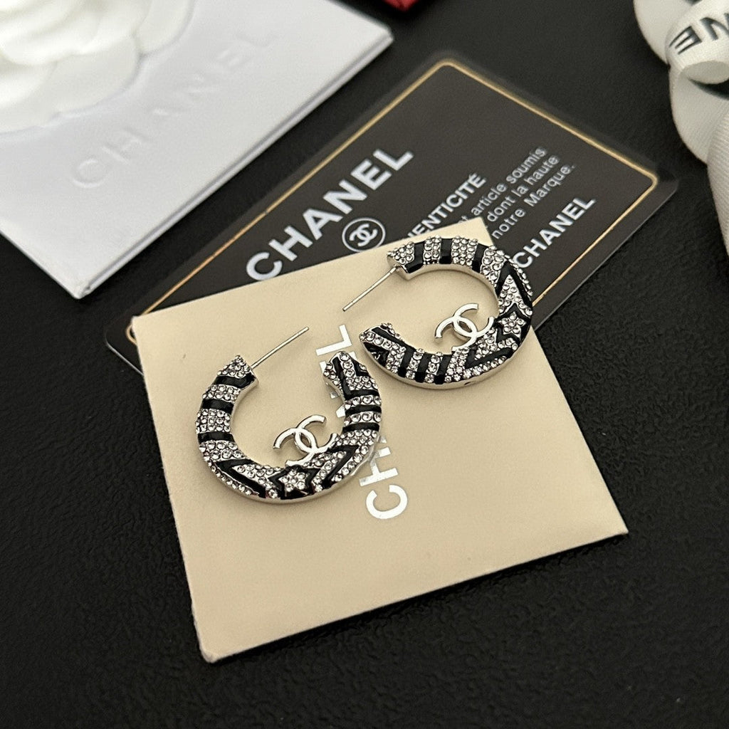 18K Chanel Black Diamonds Earrings