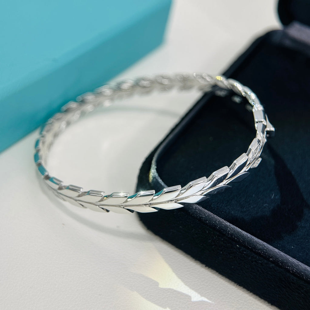 18K Tiffany & Co. Victoria Vine Diamonds Bracelet