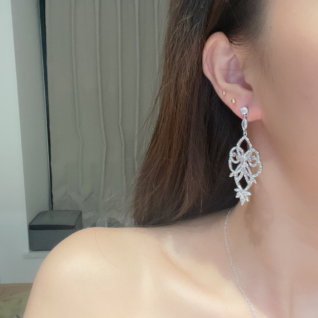 18K Piaget Mythical Journey Earrings