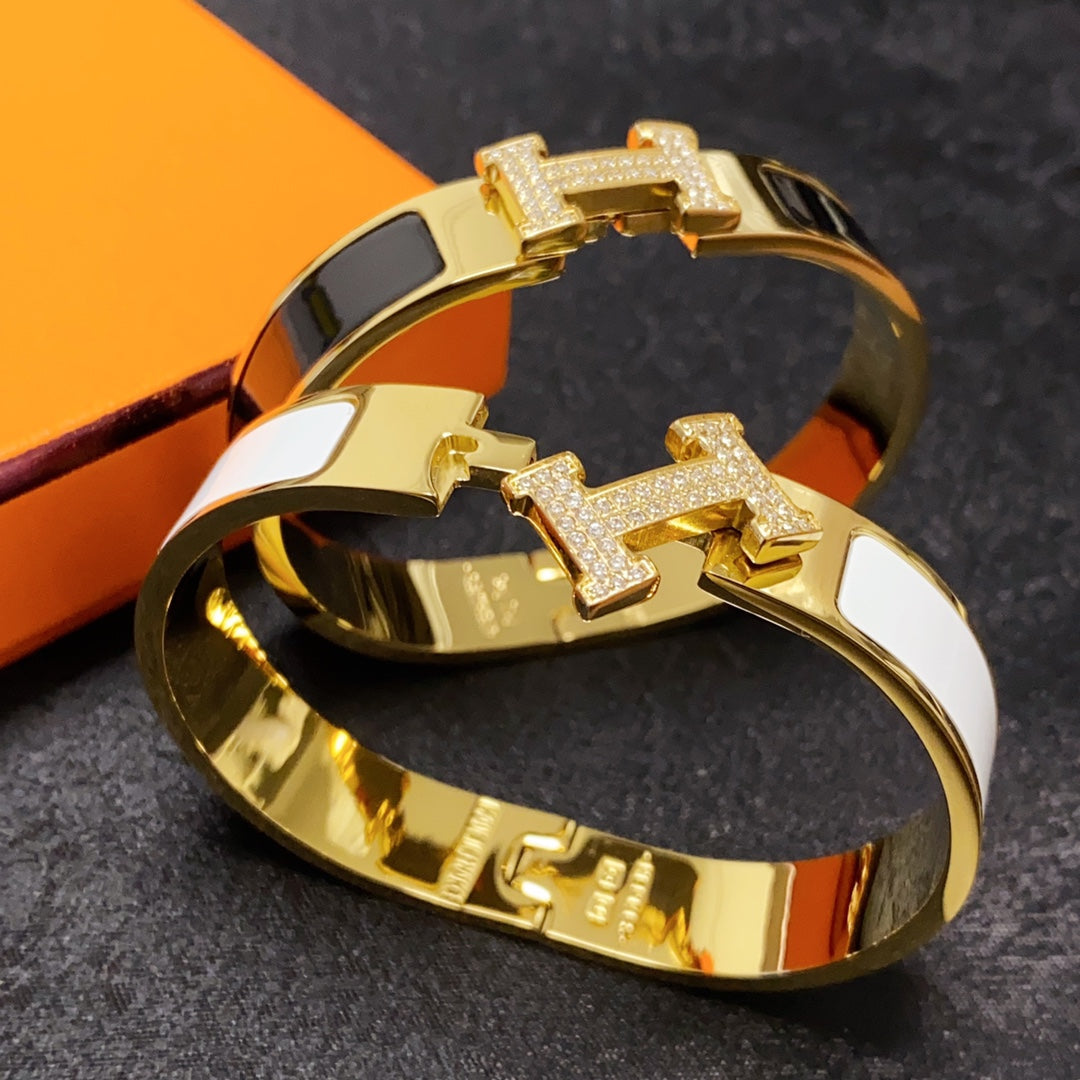 18K Clic Hermès Diamond Bracelet