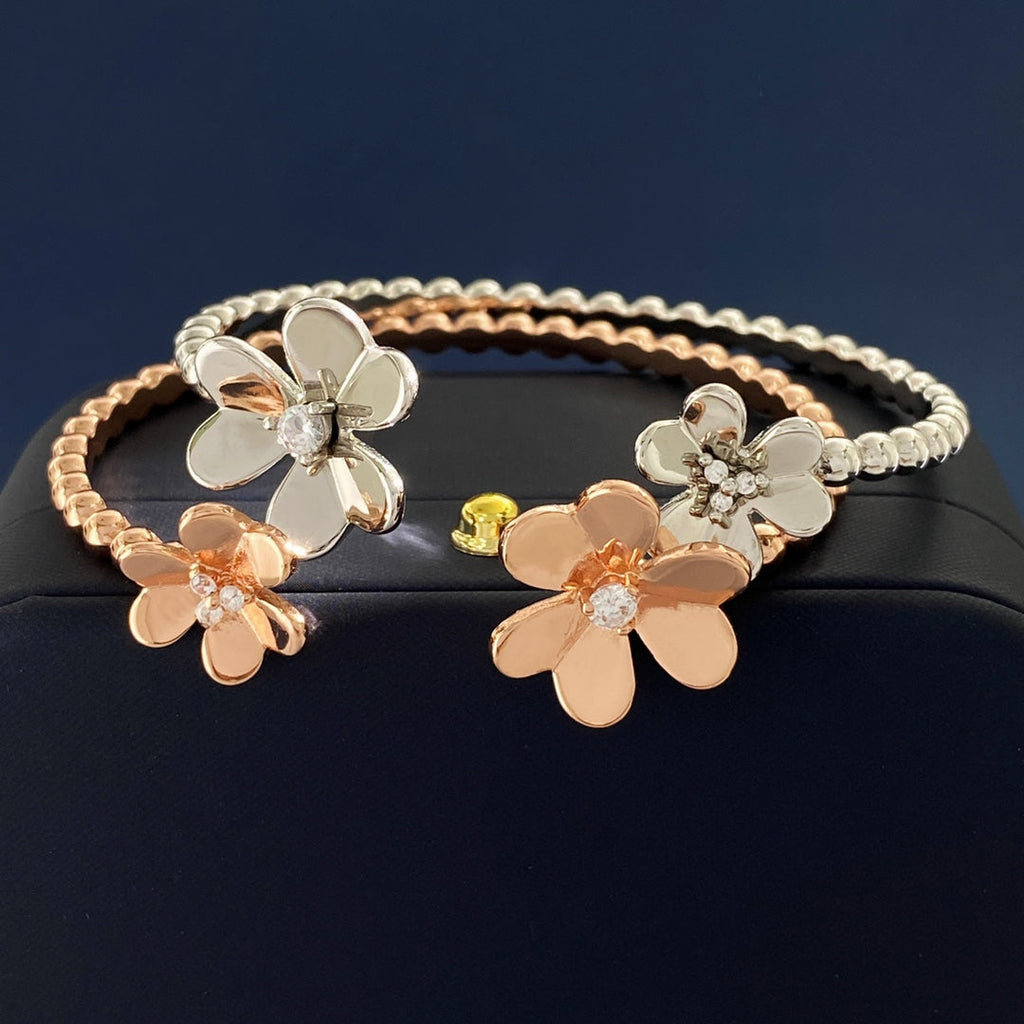 18K Van Cleef & Arpels Frivole Open Bracelet