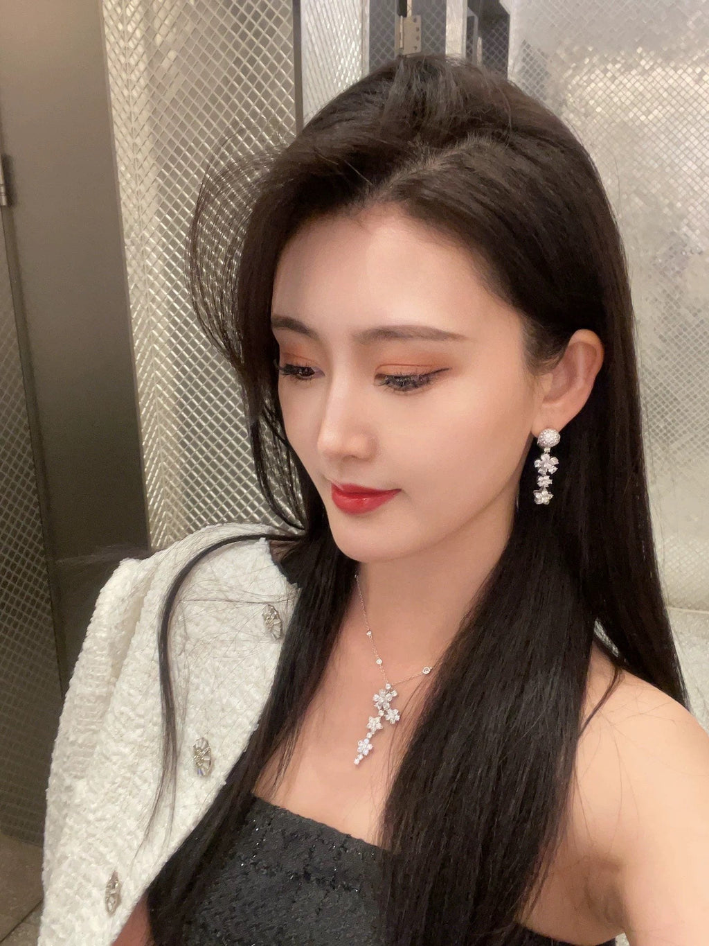 18K Van Cleef & Arpels Folie Des Prés Earrings