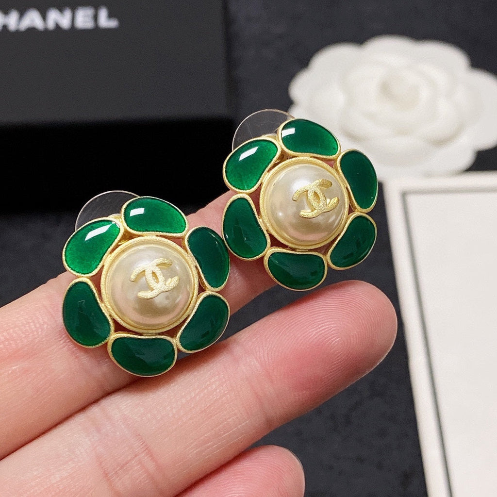 18K Chanel Emerald Petals Earrings