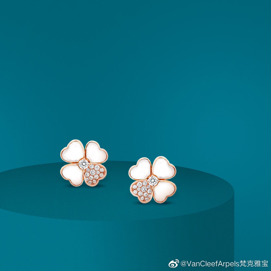 18K Van Cleef & Arpels Cosmos Medium Earrings