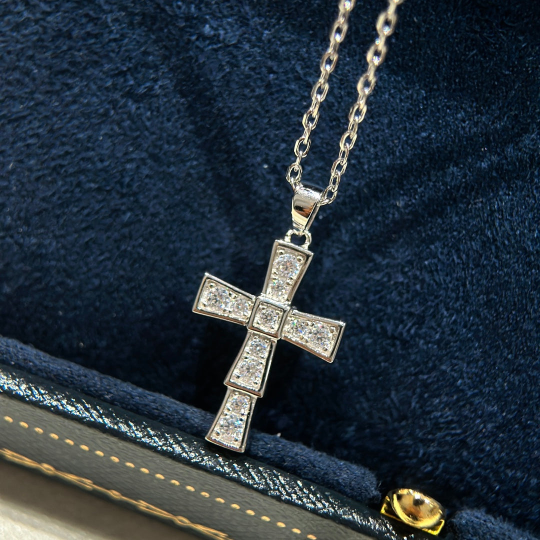 18K BVLGARI Diamond Pendants Necklace