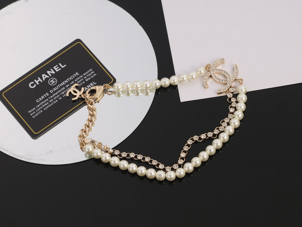 18K Chanel Pearls Necklace