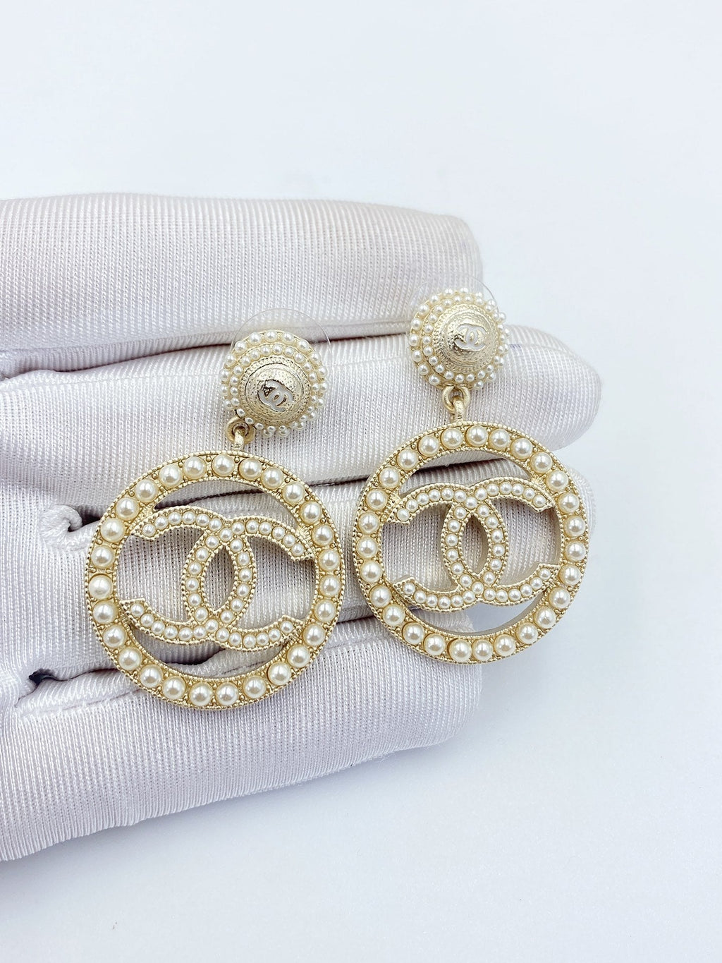 18K Chanel Pearl Earrings