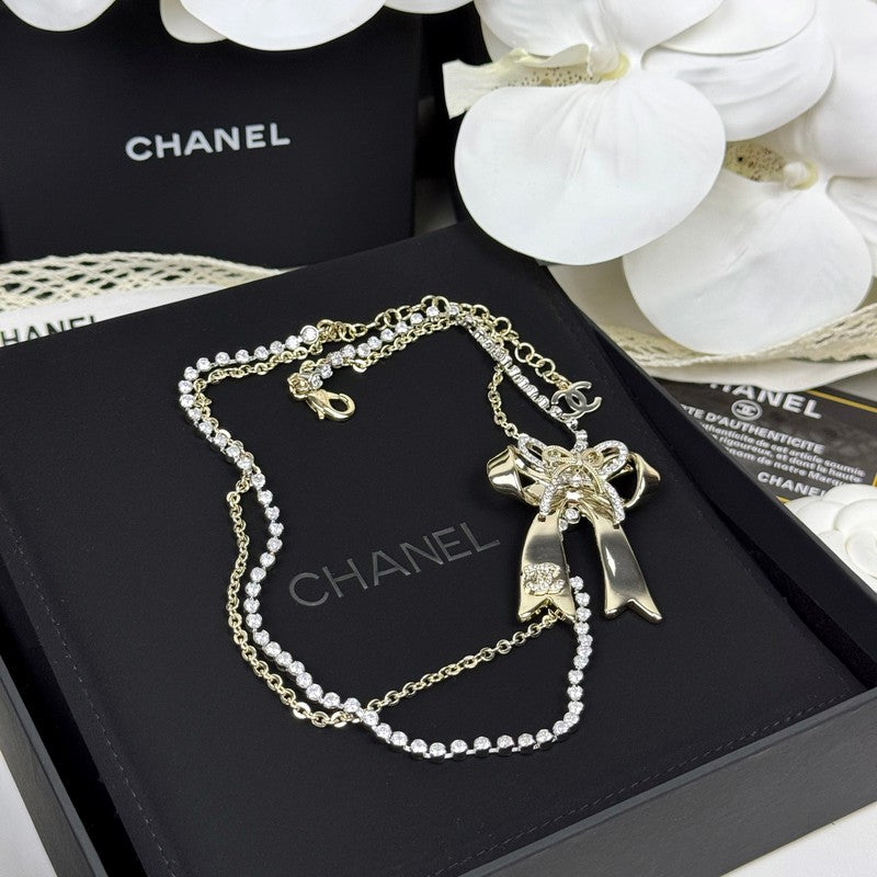 18K Chanel 25K Bow Tie Diamond Gold Necklace