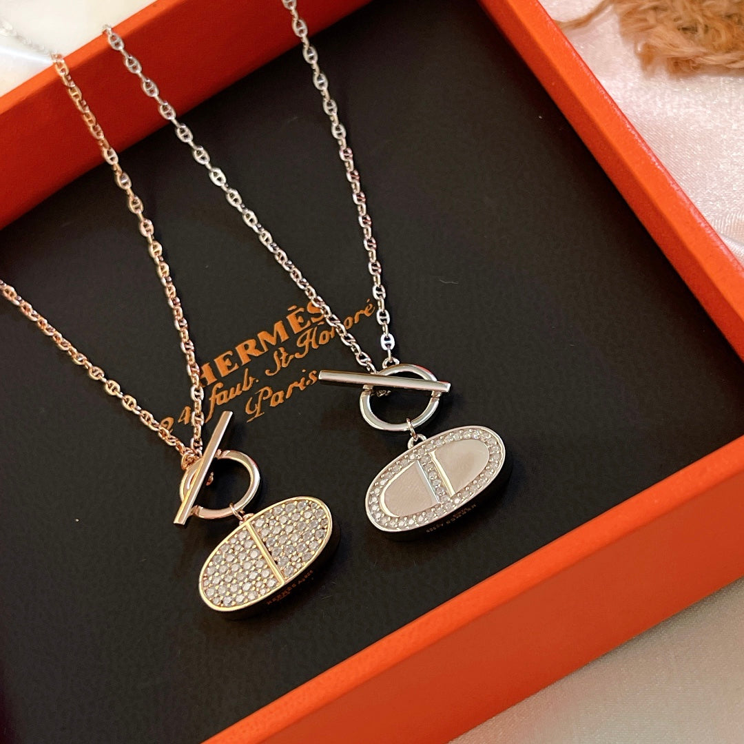 18K Chaine D'ancre Contour Pendant Hermès Necklace