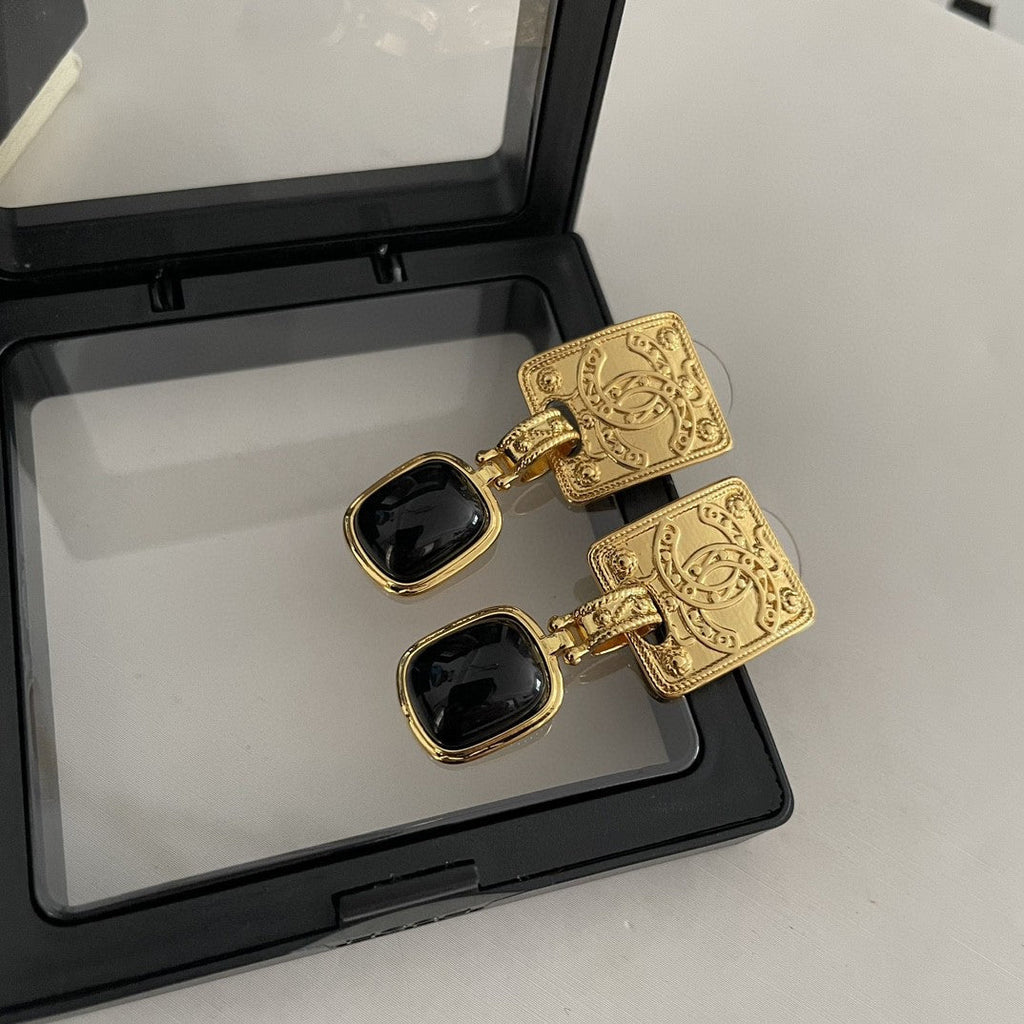 18K Chanel Black Pearl Earrings