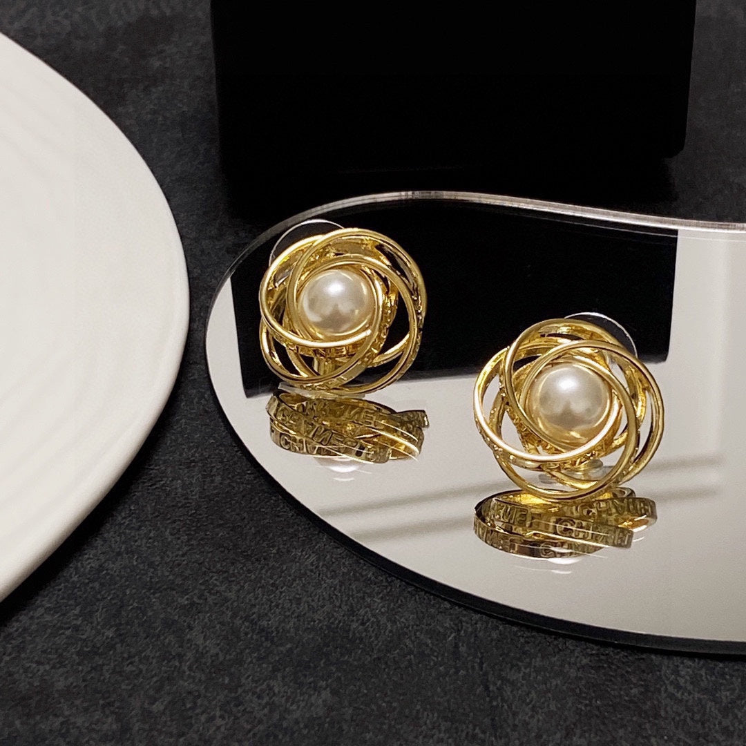 18K Chanel Pearl Earrings