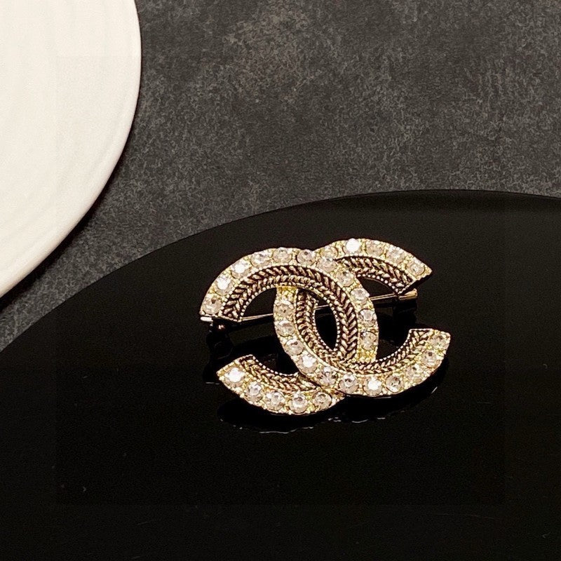 18K Chanel Diamond Gold Brooch