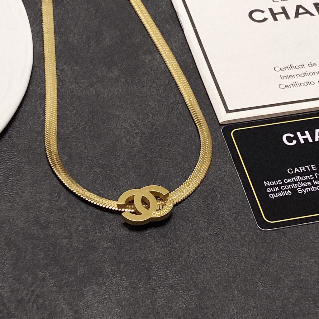 18K Chanel Gold Chain Choker Necklace