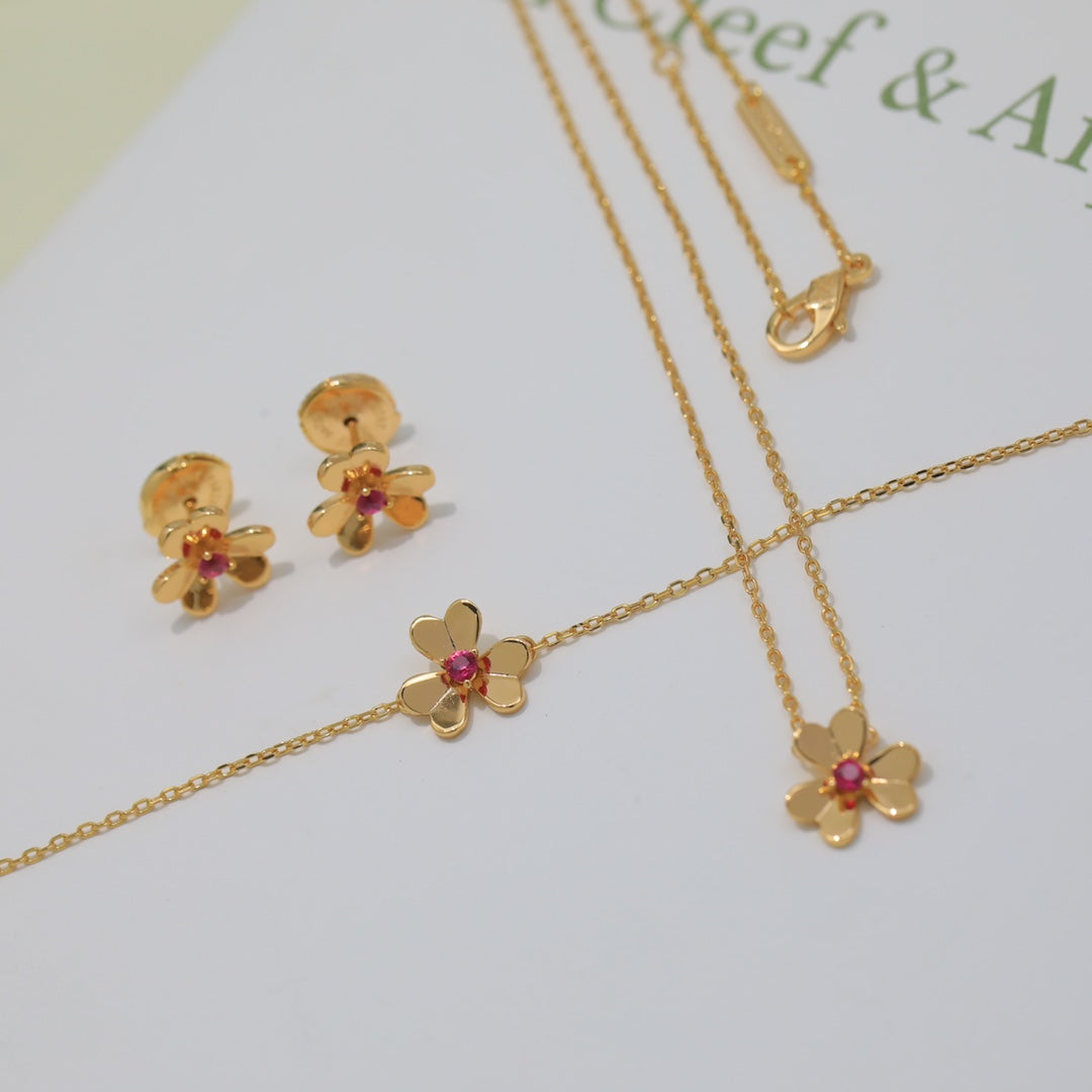 18K Van Cleef & Arpels Frivole Ruby Bracelet