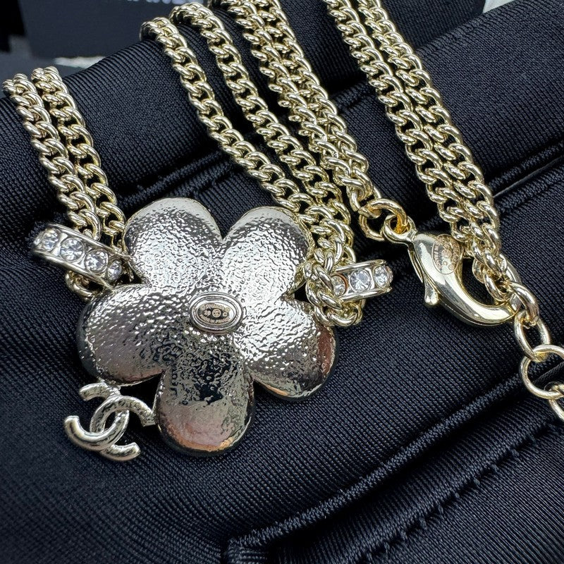 18K Chanel 26C Blue Flower Choker Necklace