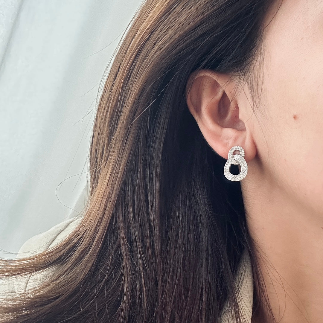 18K Van Cleef & Arpels Olympia Diamonds Earrings