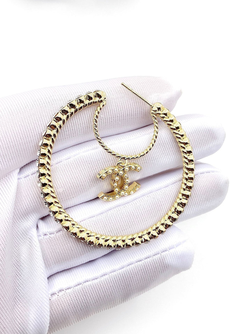 18K Chanel Circle Earrings