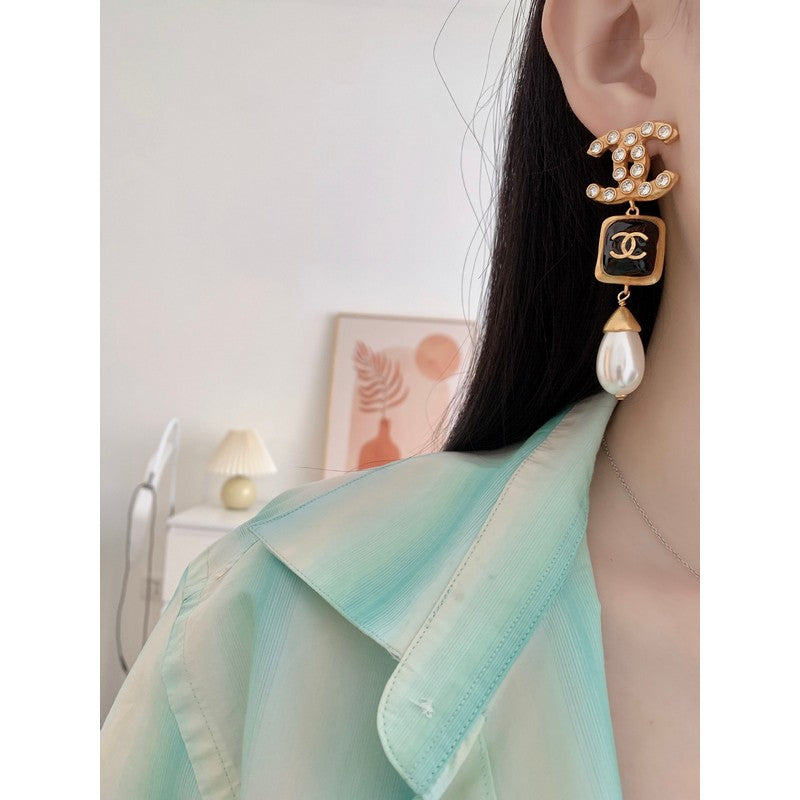 18K Chanel Long Pearl Pendant Earrings