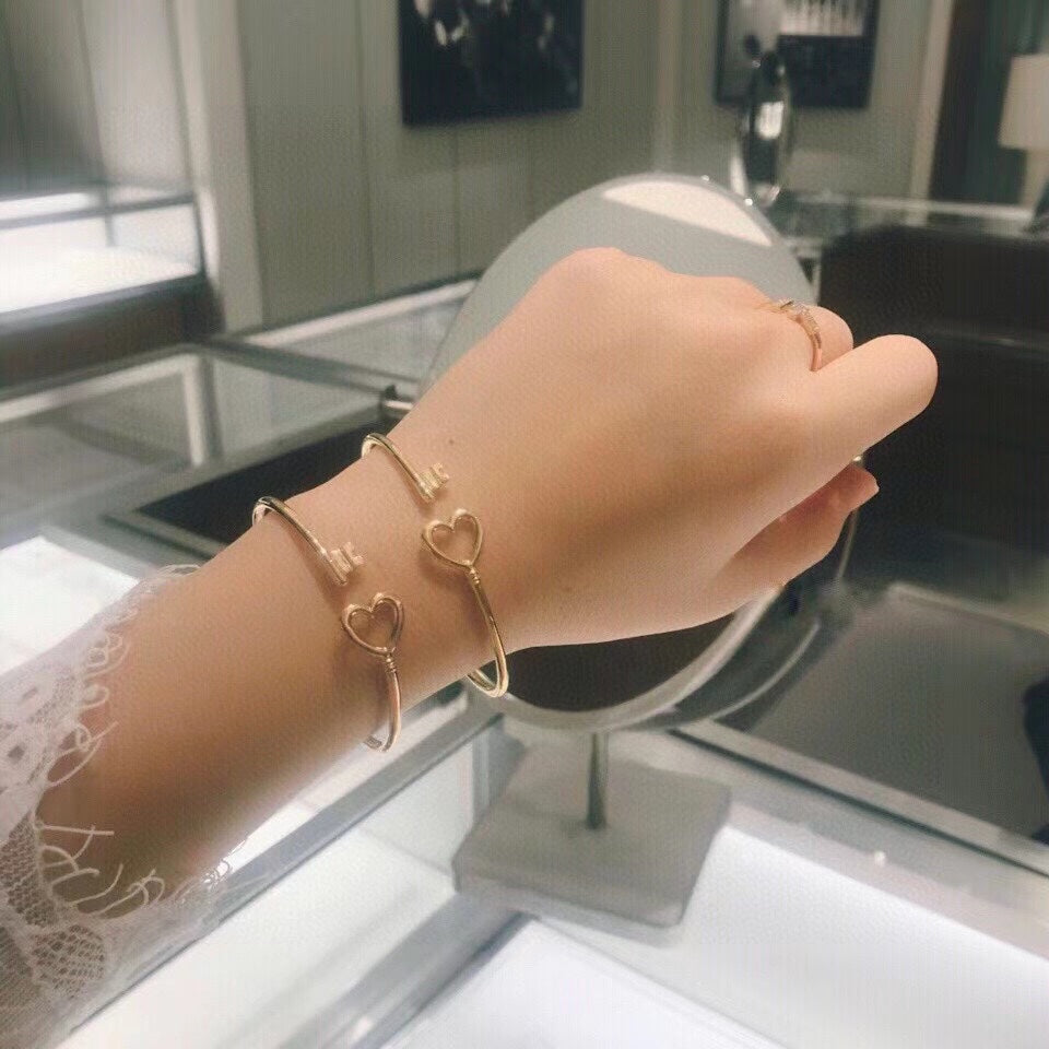18K Tiffany & Co. Heart Key Wire Bracelet
