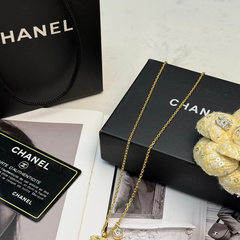 18K Chanel 26P Diamond Gold Necklace