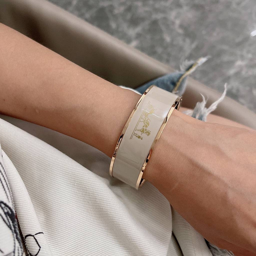 18K Enamel Cal¨¨che Wide Bangle Hermès Bracelet