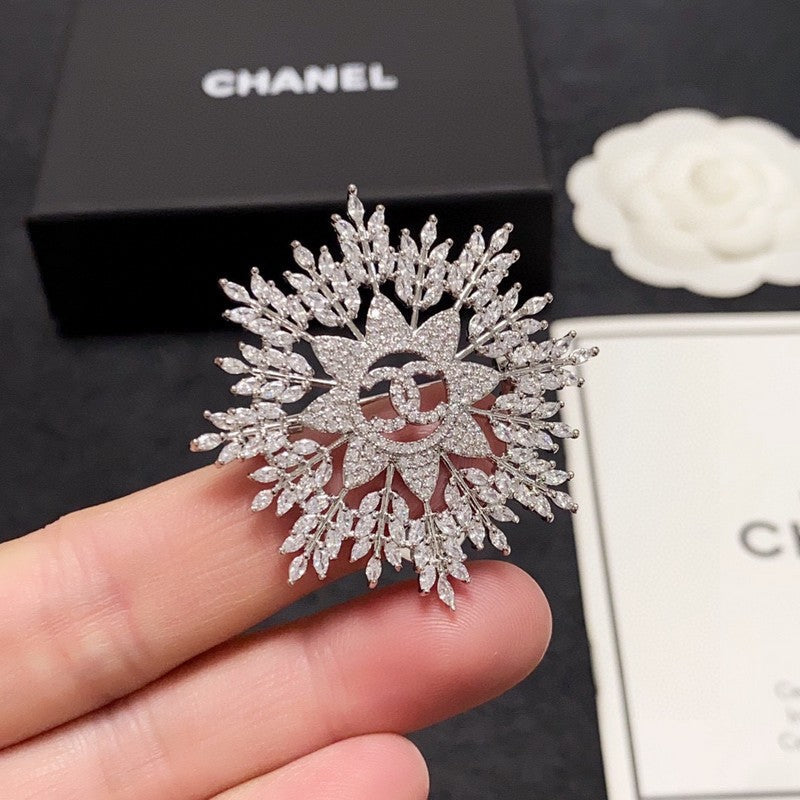 18K Chanel Flower Crystal Brooch