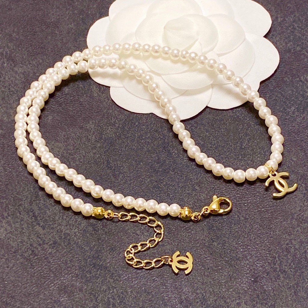 18K Chanel Pearls Choker Necklace