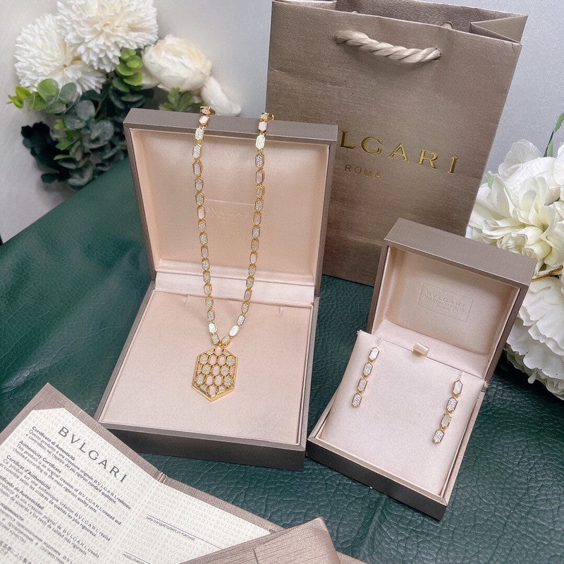 18K BVLGARI Serpenti Eyes on Me Necklace