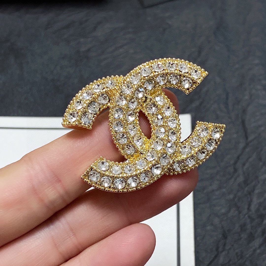 18K Chanel Diamonds Brooch
