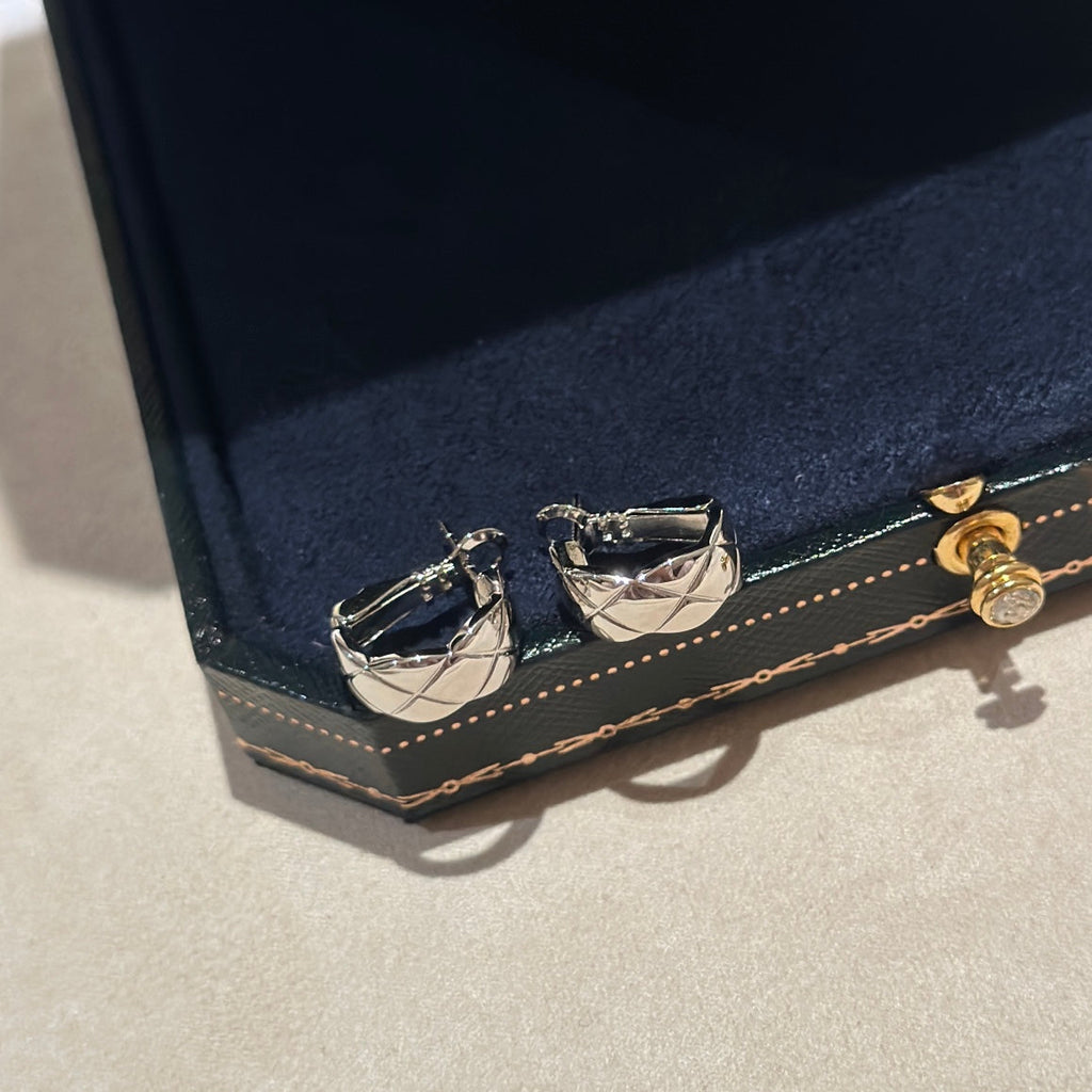 18K Chanel Coco Crush Earrings
