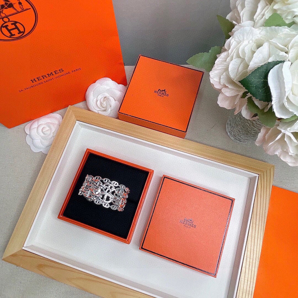 18K Chaine D'Ancre Wide Cutwork Hermès Bracelet