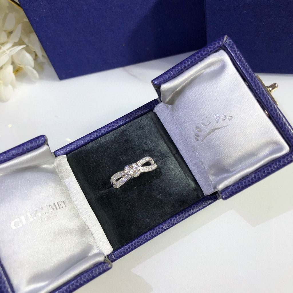 18K Chaumet Diamond Ring