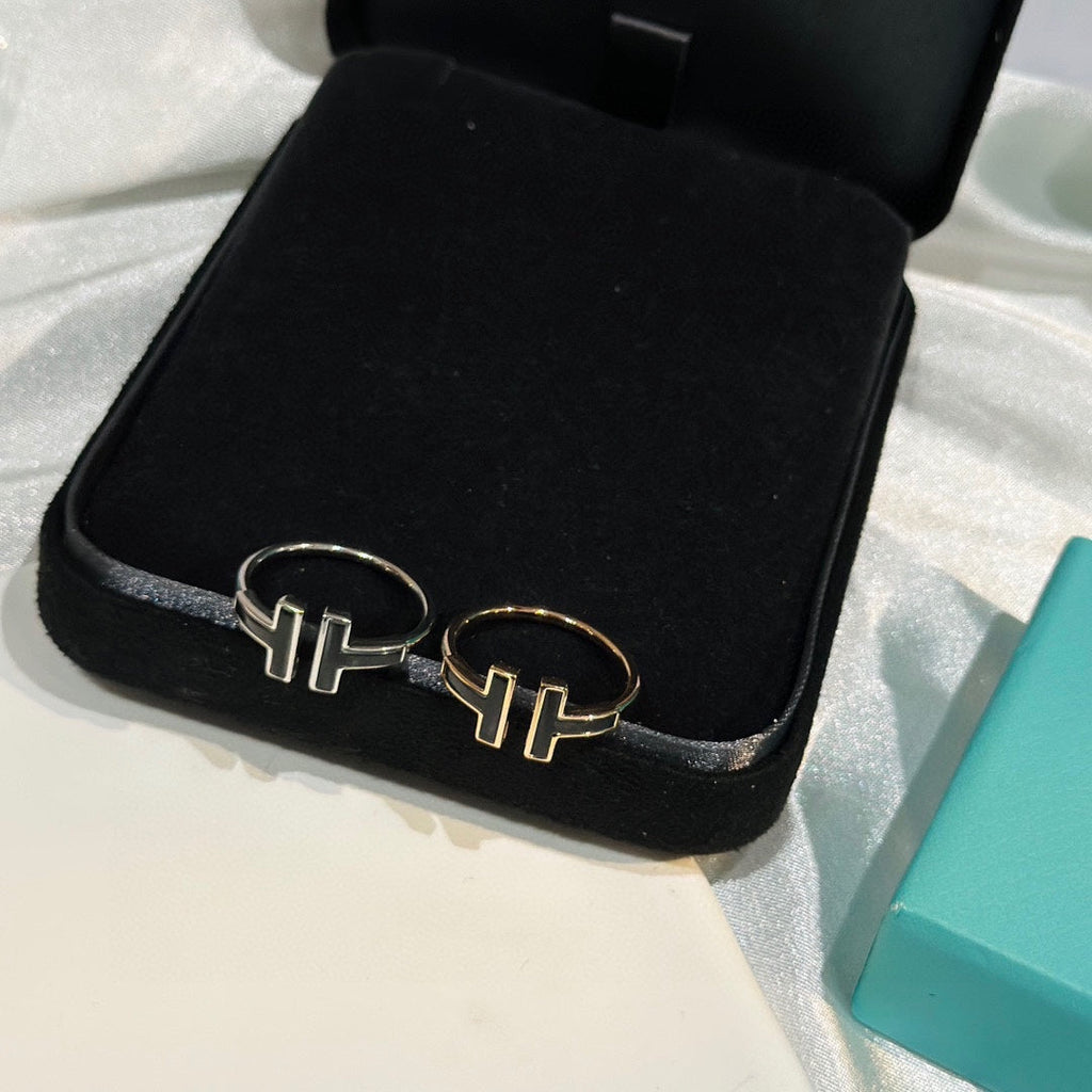 18K Tiffany & Co. Black Onyx Wire Ring