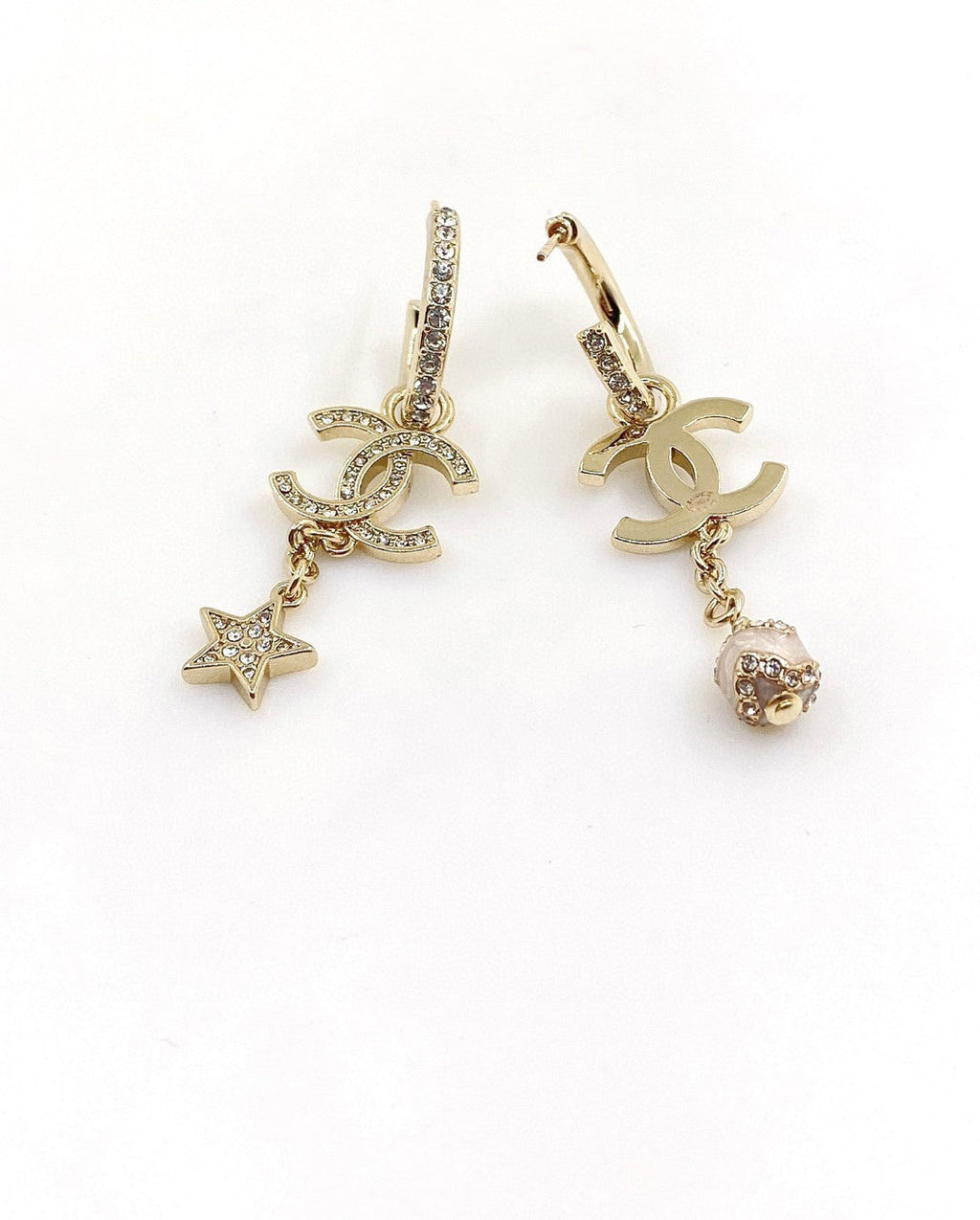 18K Chanel Pearl Long Pendant Earrings