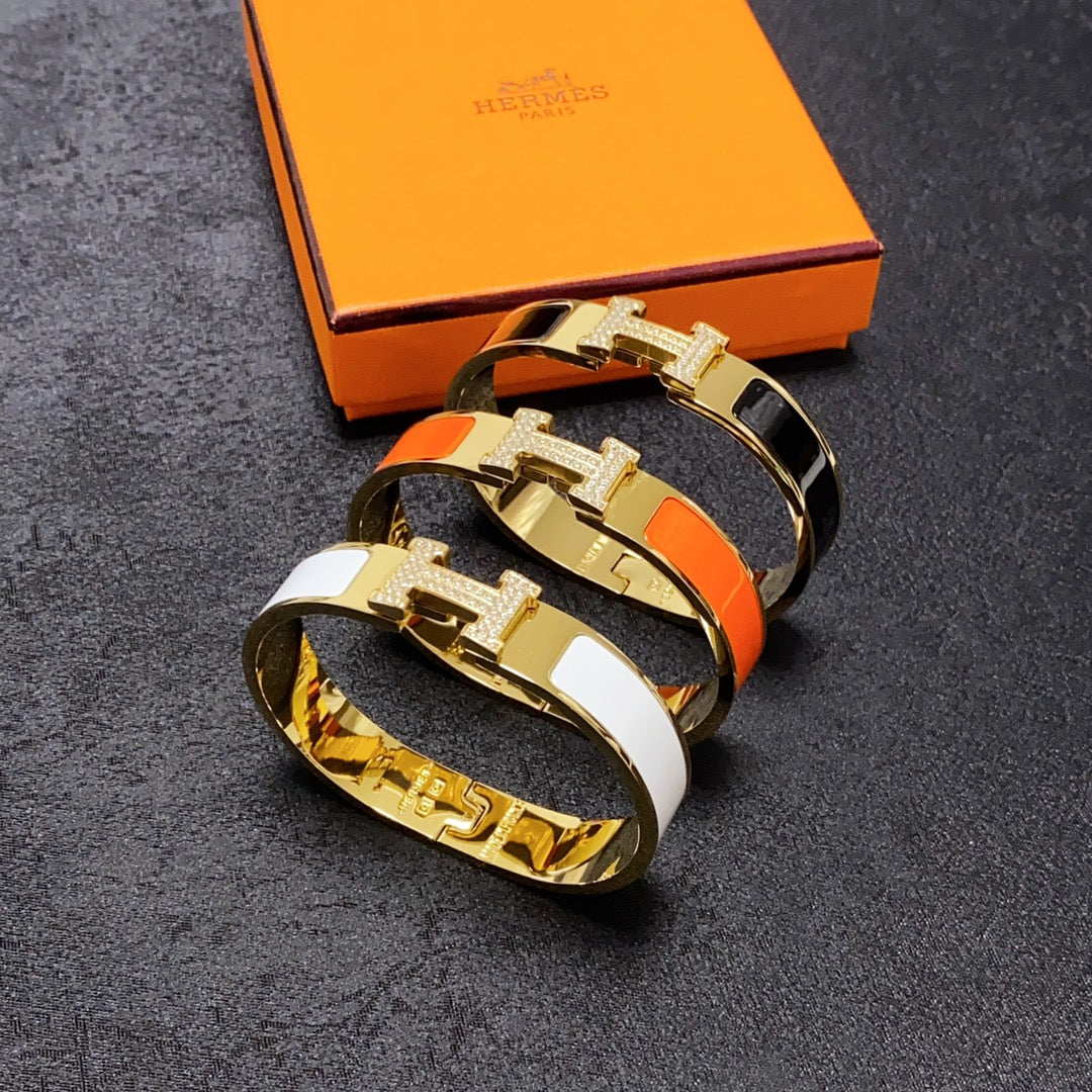 18K Clic Hermès Diamond Bracelet
