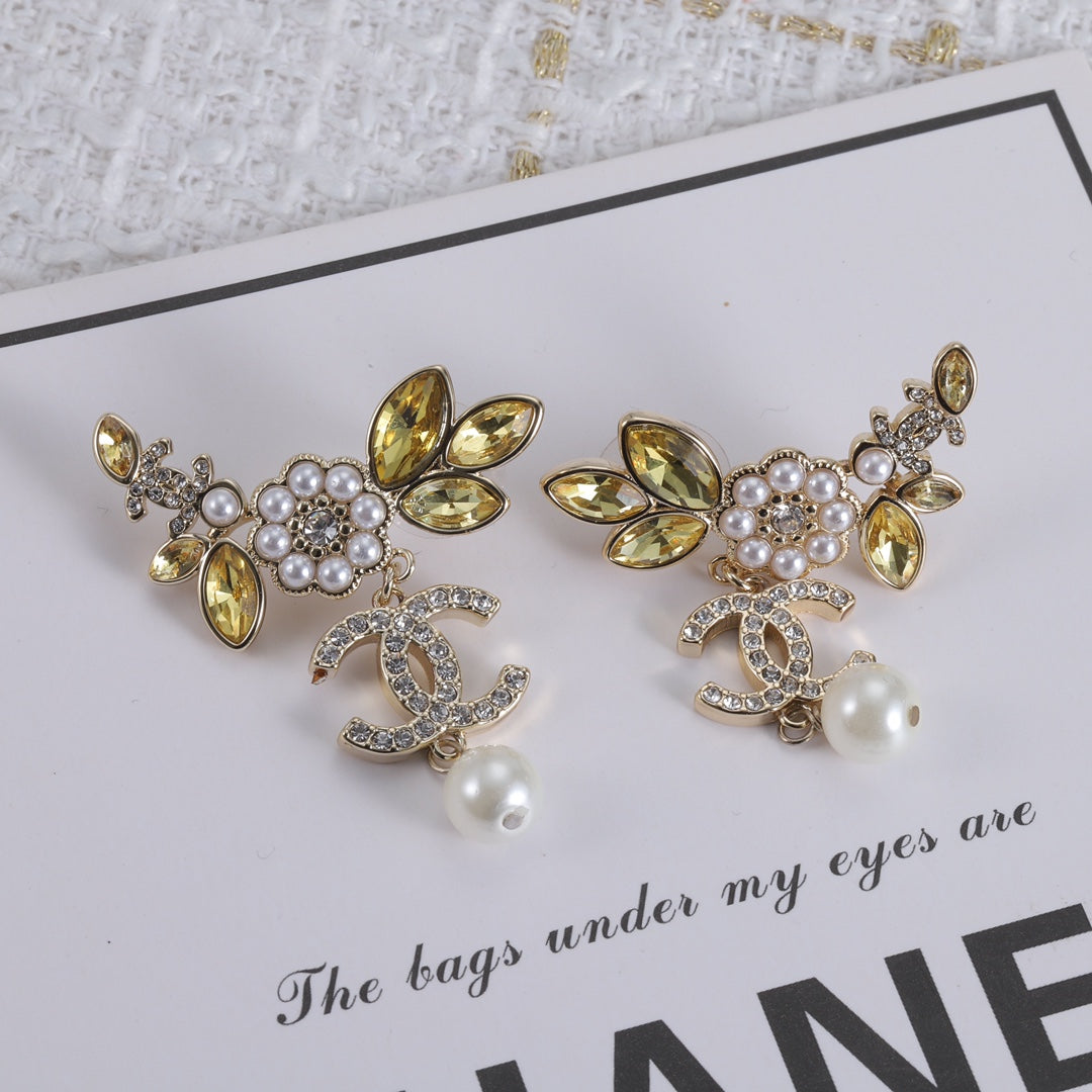 18K Chanel Flower Crystals Earrings