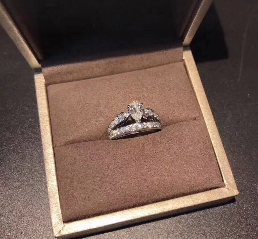 18K Chaumet Josephine Engagement Ring