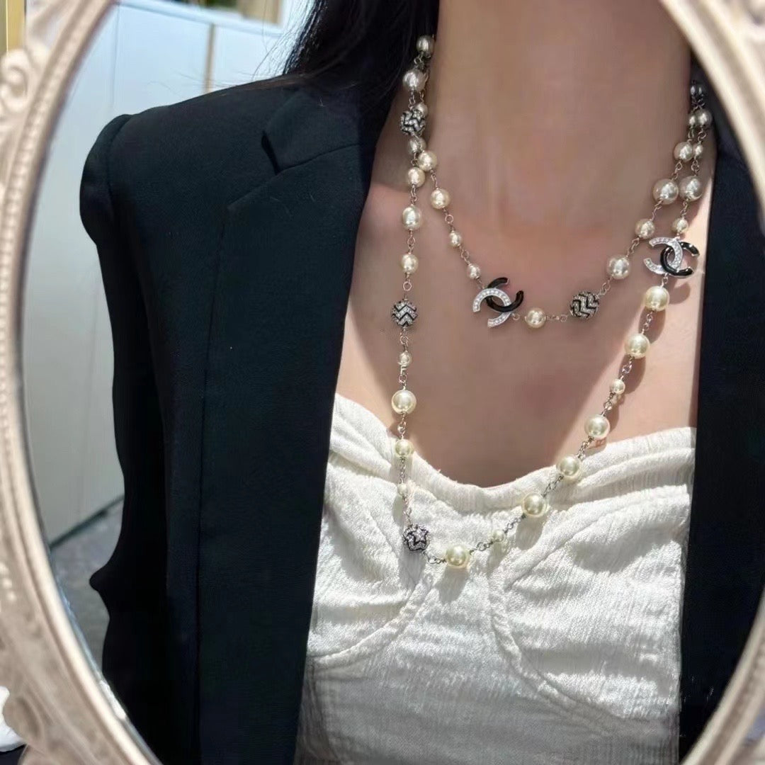 18K Chanel Star Pearls Long Necklace