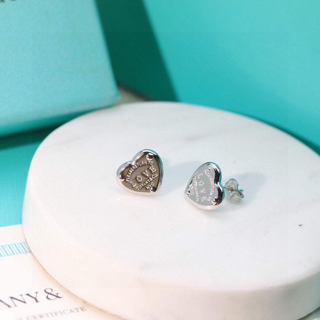 18K Return to Tiffany & Co. Love Earrings