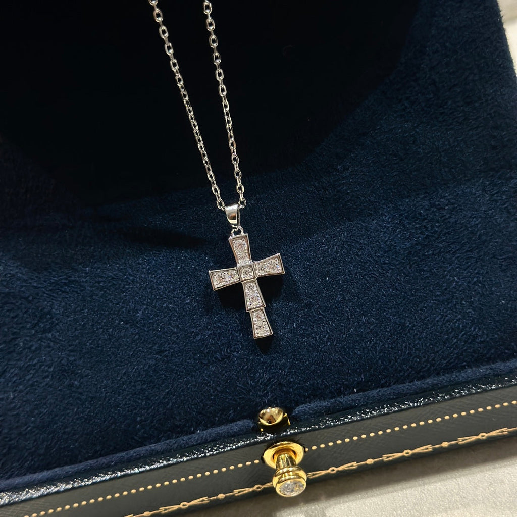 18K BVLGARI Diamond Pendants Necklace