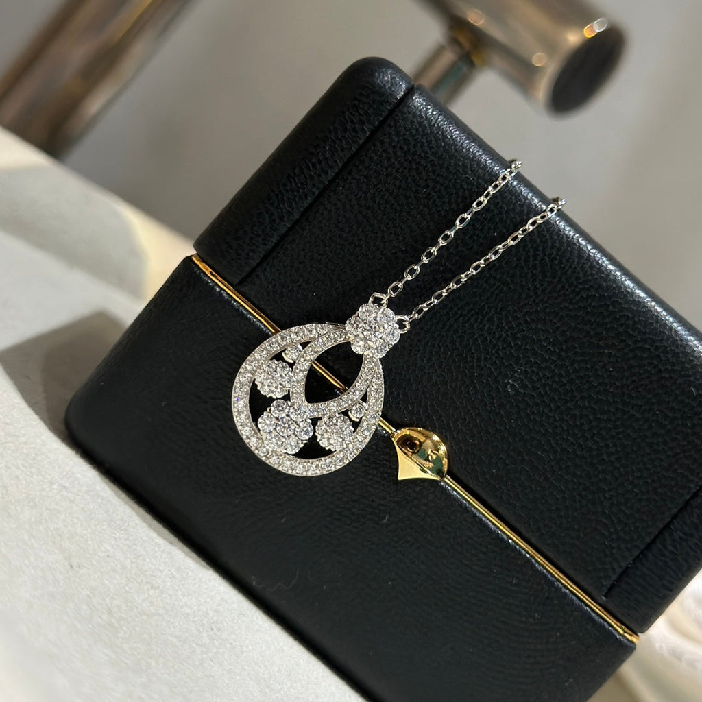 18K Van Cleef & Arpels Snowflake Necklace