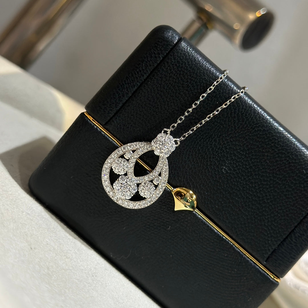 18K Van Cleef & Arpels Snowflake Necklace