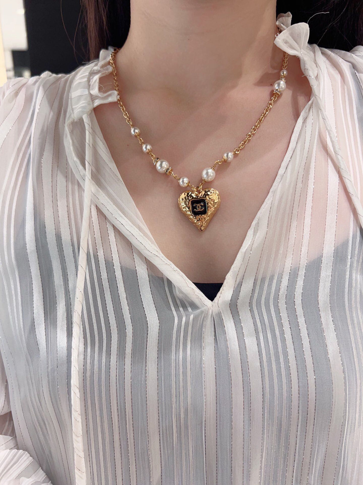 18K Chanel Pearls Chain Necklace