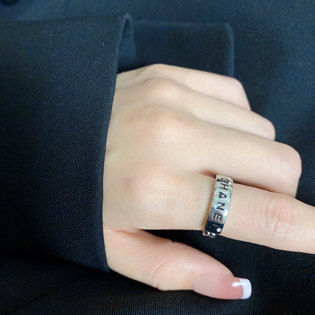 18K Chanel Chain Link Ring